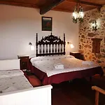 Casa Dos Muros Y Actividades En La Ribeira Sacra Пантон