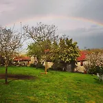 Casa Dos Muros Y Actividades En La Ribeira Sacra Летний дом
